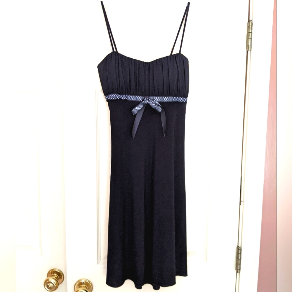 Simple Black Formal Dress with Polka Dot Ribbon